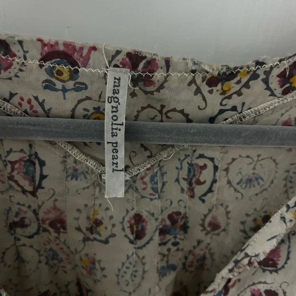 Magnolia Pearl Brown Flower Pintuck three-quarter length sleeves - Picture 6 of 7